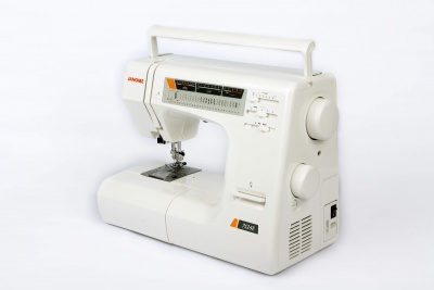 швейная машина  janome 7524e